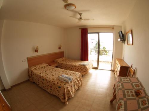 Apartamentos Mar Bella Es Cana Kültér fotó