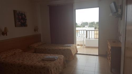 Apartamentos Mar Bella Es Cana Kültér fotó